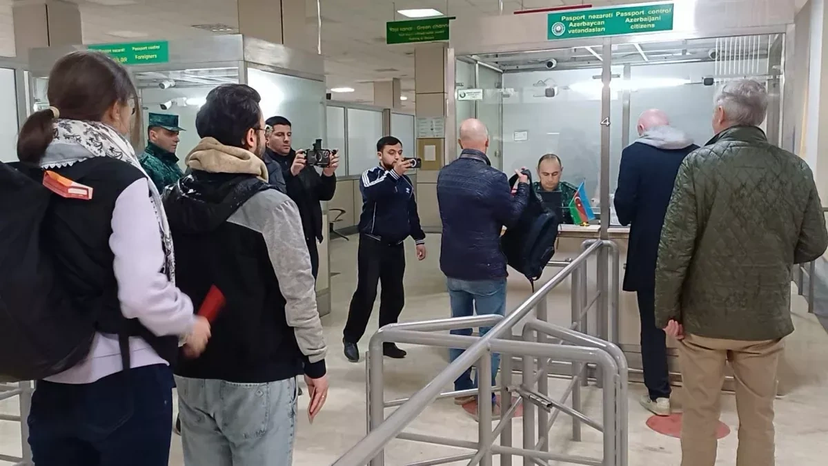 Austrian ambassador to Tehran vacuated to Azerbaijan photo
