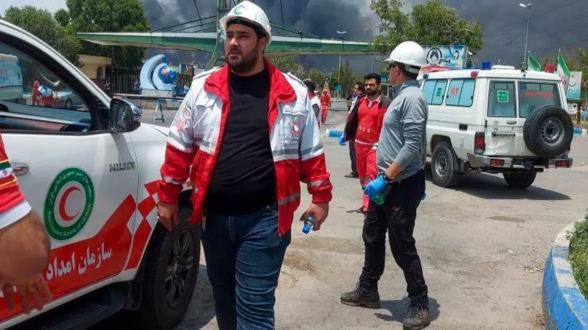 Airstrike hits residential area in Tehran: rescuers on site VIDEO