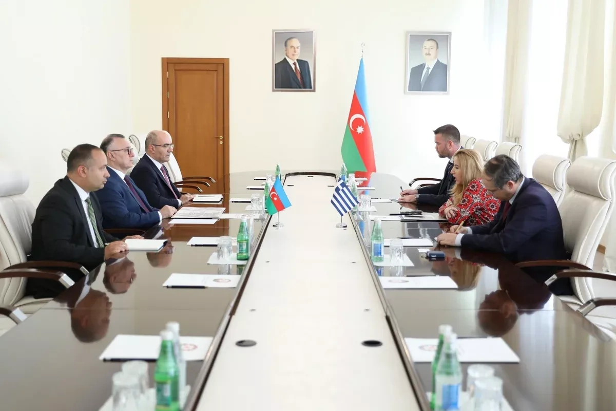 Azerbaijan, Greece strengthen cooperation in healthcare PHOTO