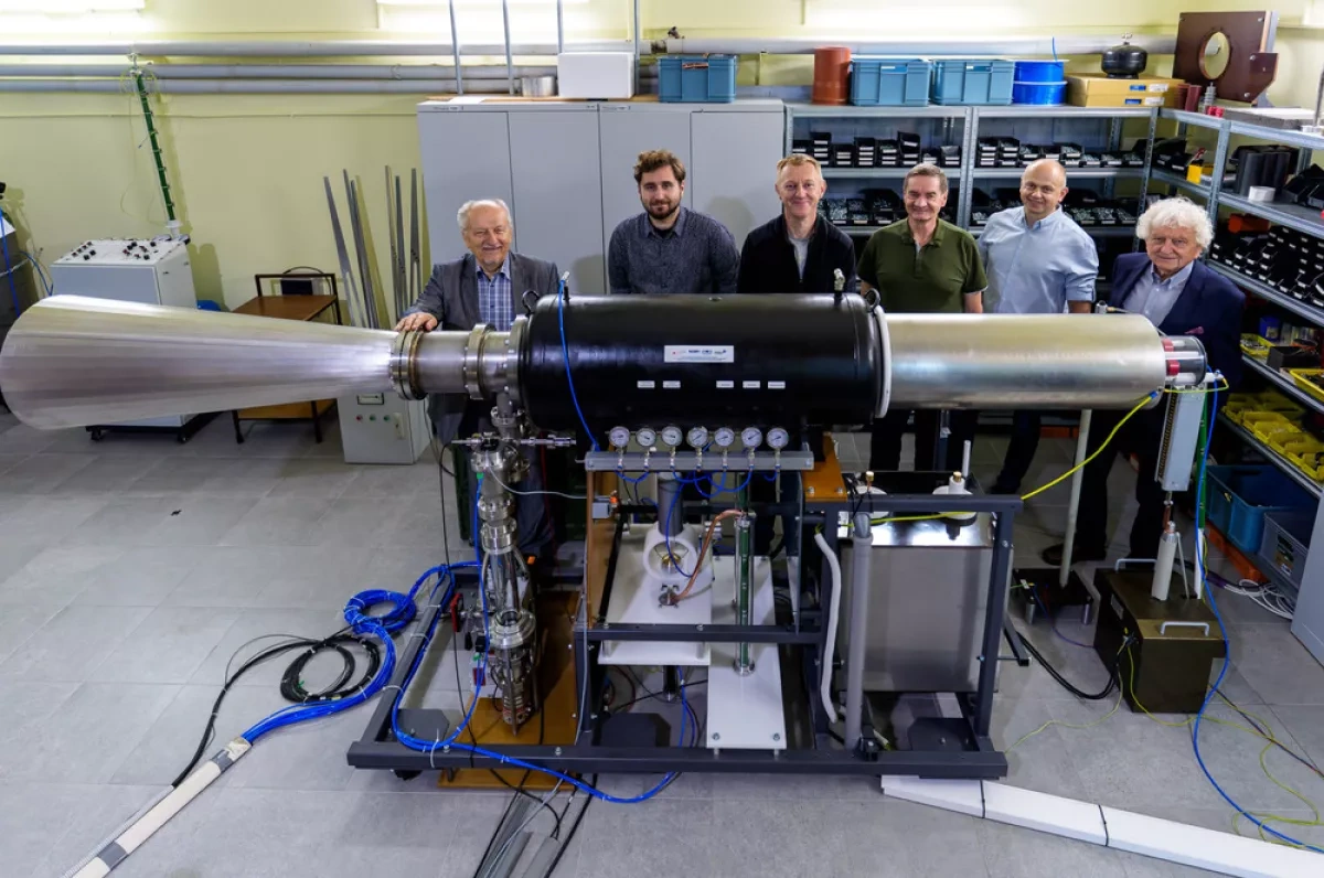 Polish scientists unveil "invisible shield" to stop drones safely