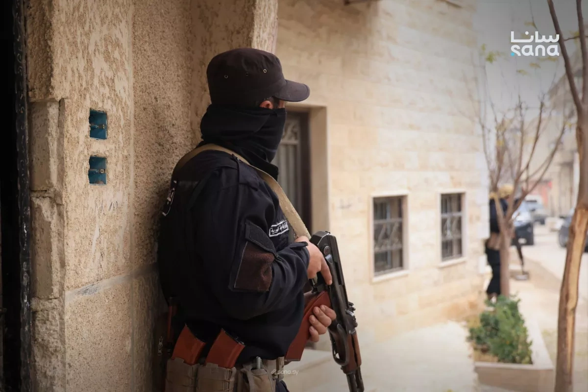 Syrian security forces detain senior ISIS militant near Damascus PHOTO
