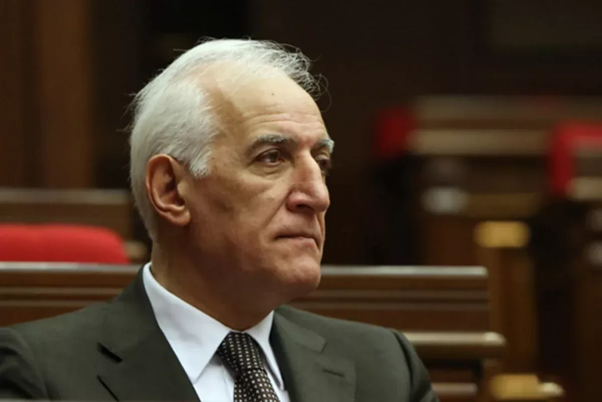 Armenian president removes Mount Ağrı image from reception hall