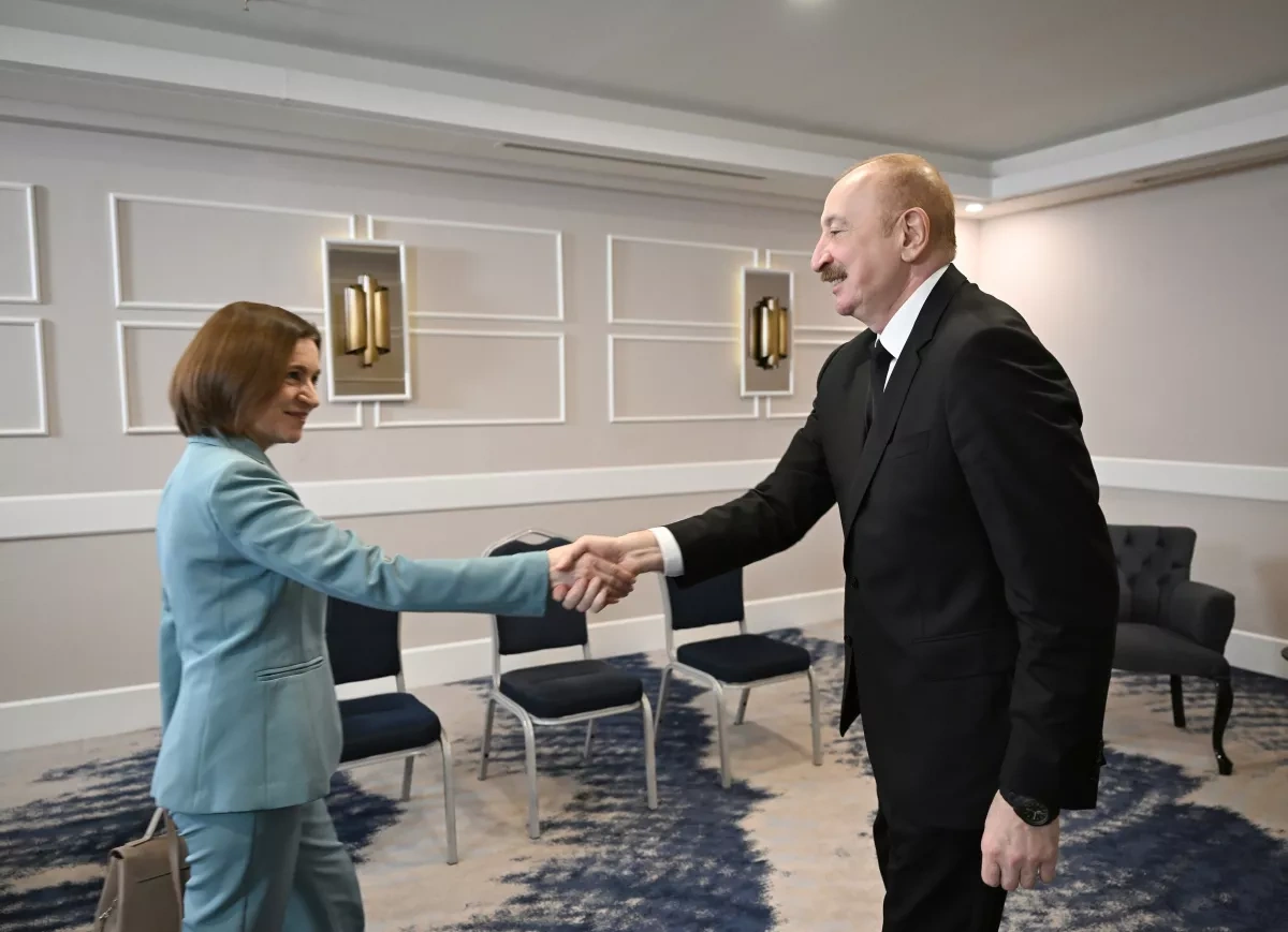 Azerbaijani President Ilham Aliyev meets Moldovan President Maia Sandu in Antalya PHOTO
