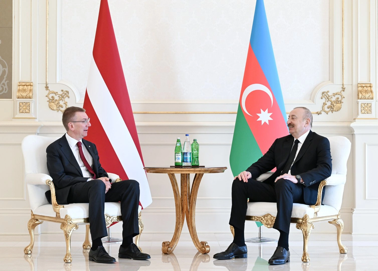 President Ilham Aliyev holds one-on-one meeting with President of Latvia (PHOTO)