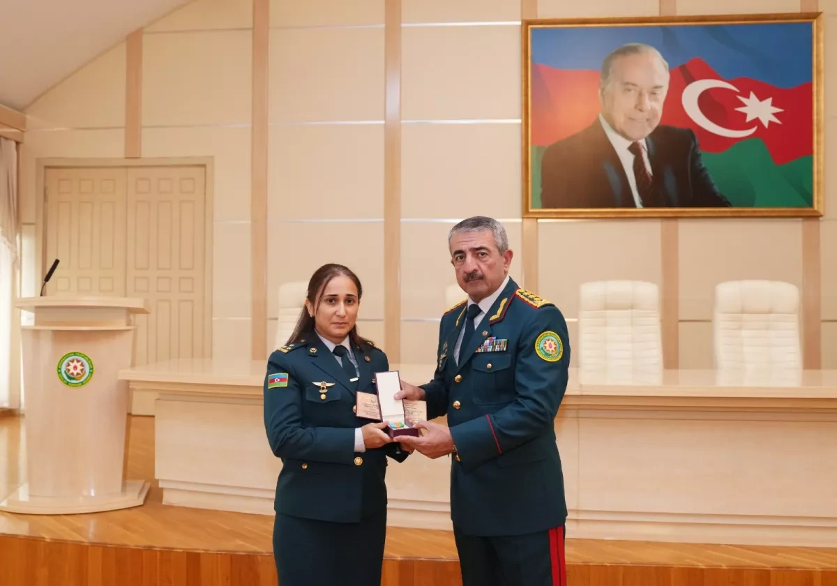 Families of fallen Azerbaijani border guards receive state orders PHOTO