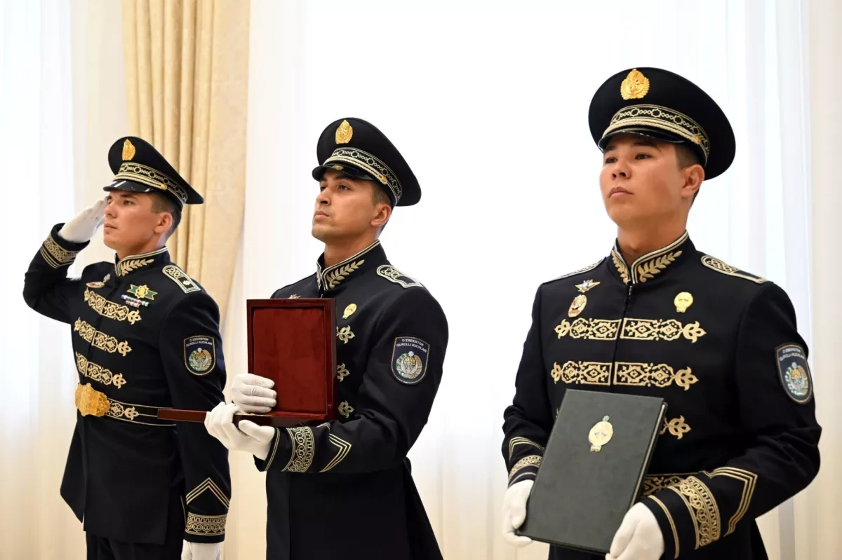 Uzbek president honours Azerbaijan’s ambassador at end of diplomatic mission PHOTO