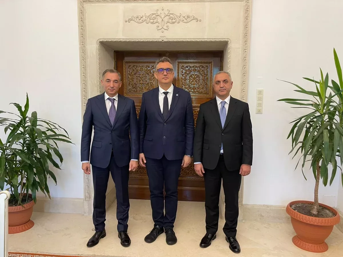 Romania ready to support regional cooperation with Azerbaijan PHOTO