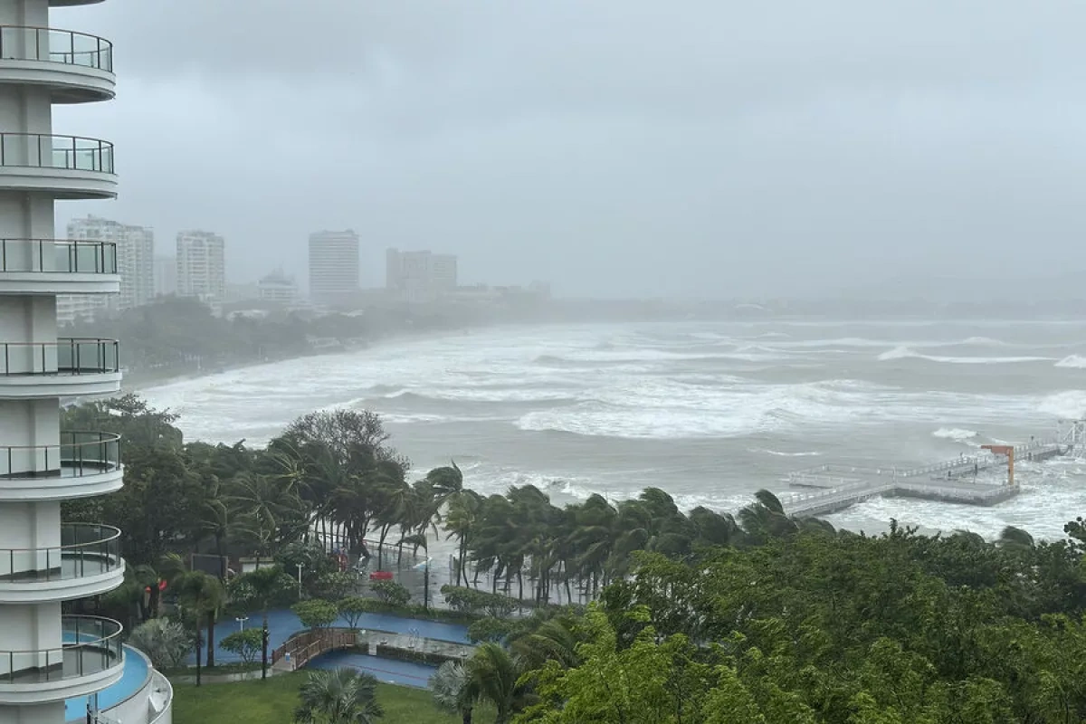 More than 340,000 evacuated as Typhoon Noul approaches southern China