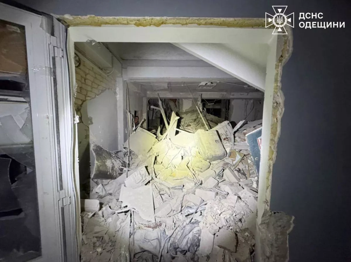 Russia targets Ukraine's Kharkiv, Odesa and Dnepropetrovsk in deadly attacks photo
