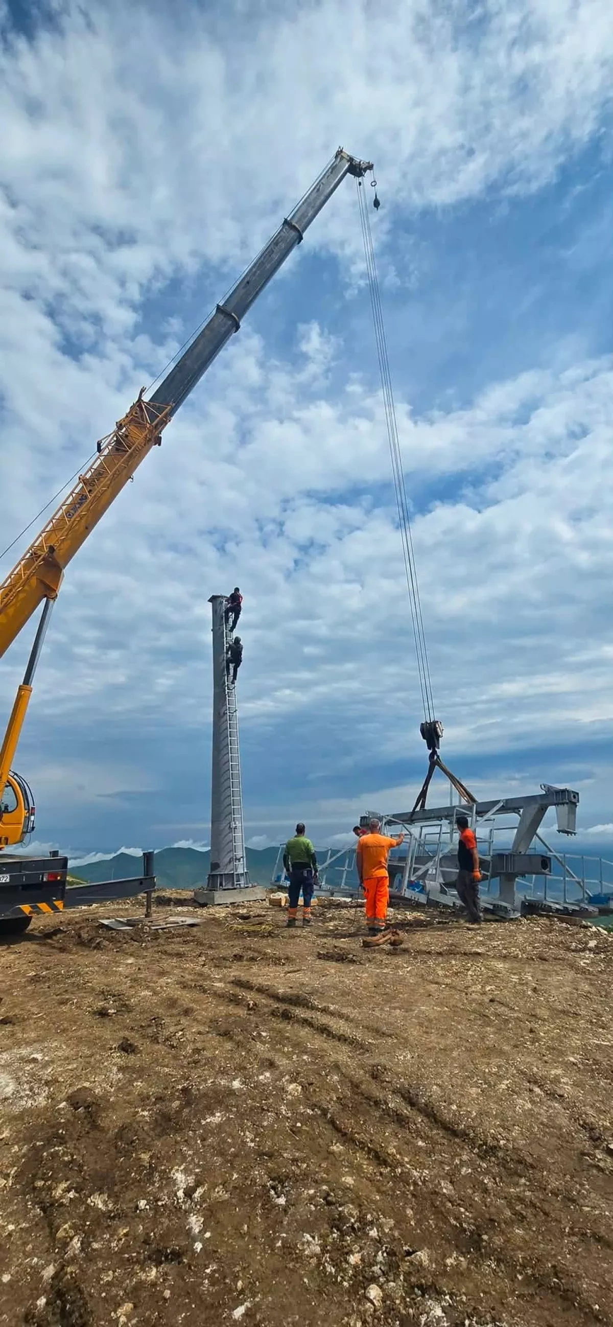 Azerbaijan builds next-generation cable car at Shahdag PHOTO