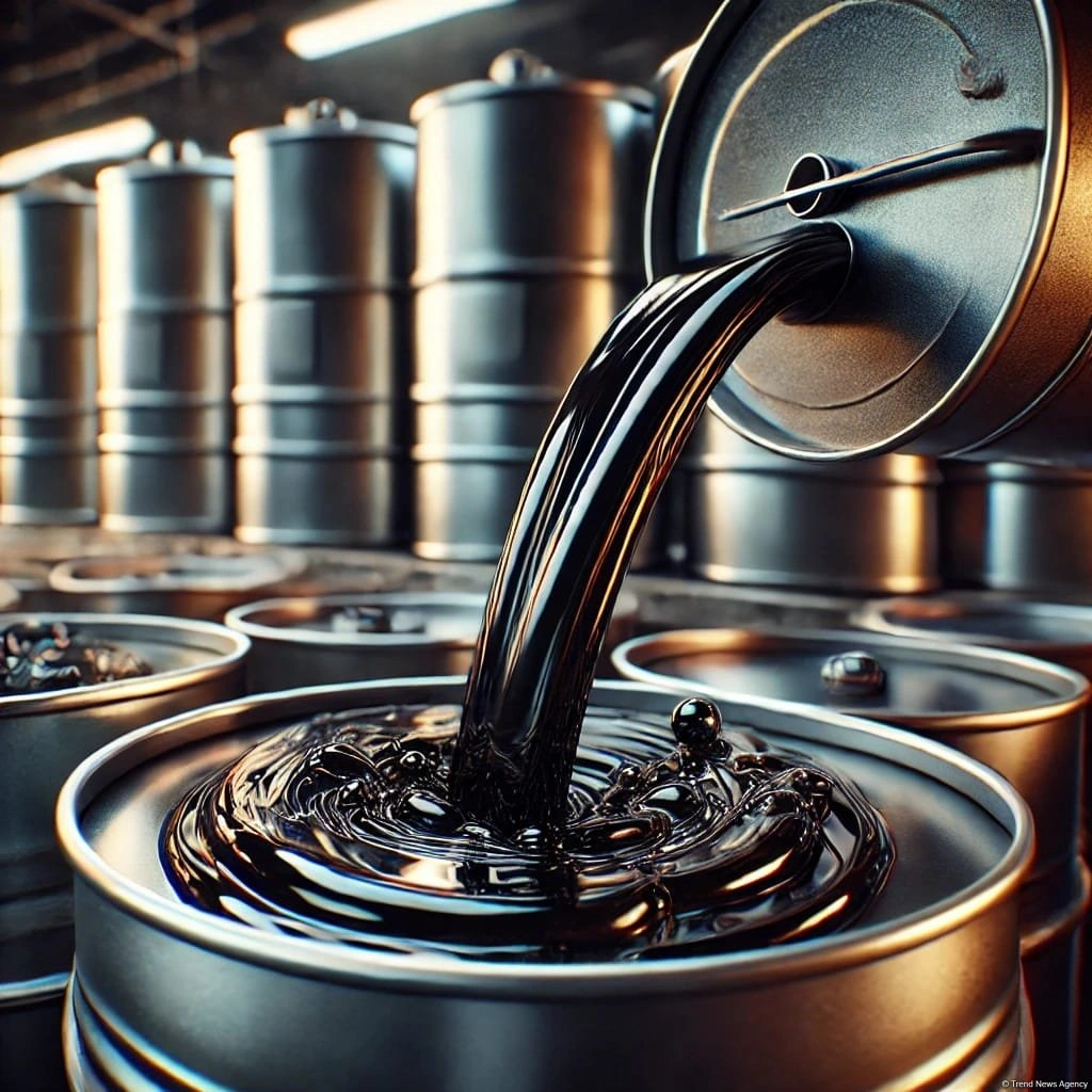 Azerbaijani oil moves down in price