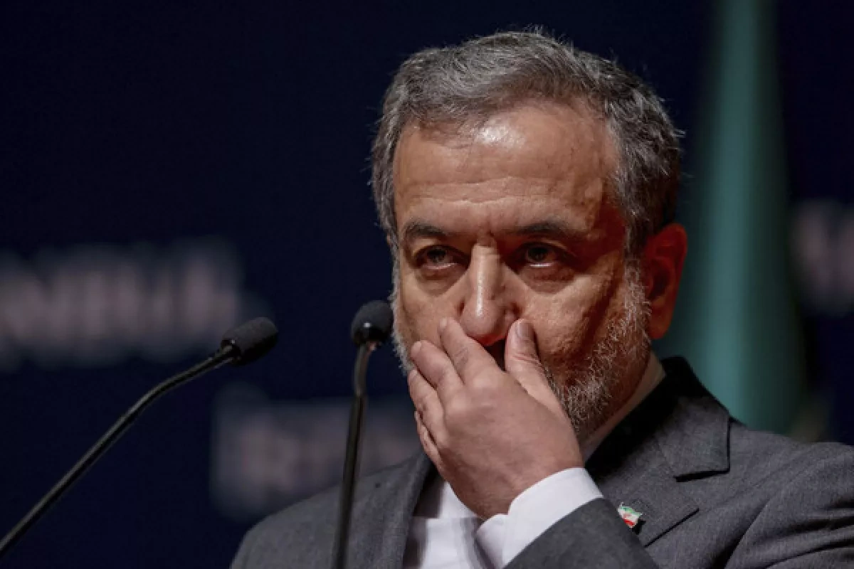 FM: Iran’s enriched uranium lies under rubble but can be recovered