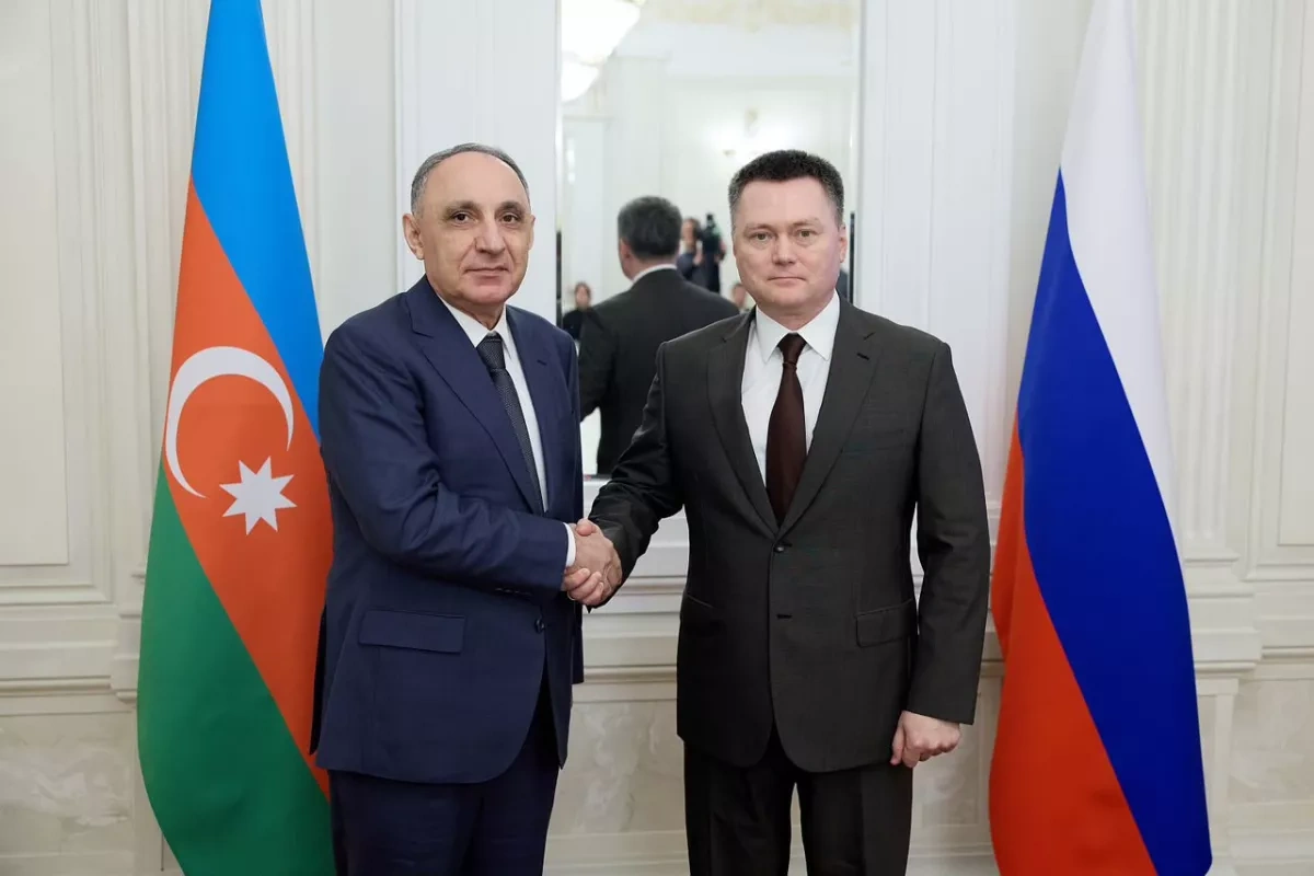 Azerbaijan’s prosecutor general presents Russian supreme court chairman with medal PHOTO