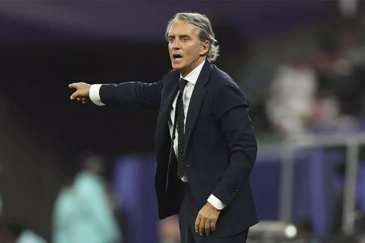 Italy brings back Roberto Mancini to lead national football team