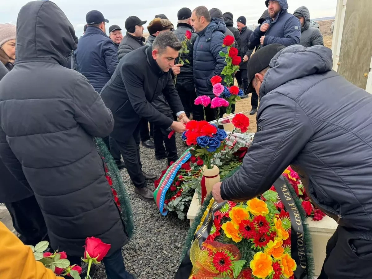 Kazakhstan's Aktau commemorates AZAL crash victims in anniversary gathering PHOTO