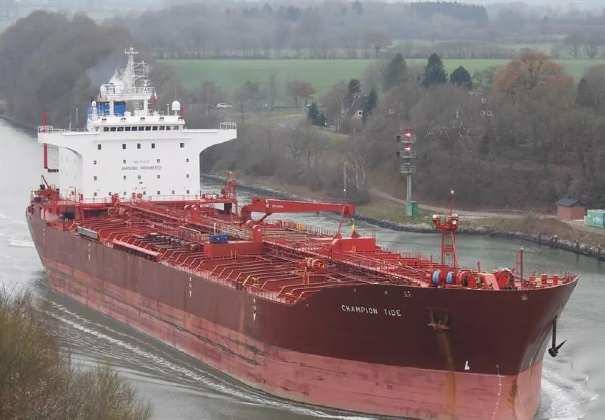 Spain escorts Russian "shadow fleet" tanker to Morocco instead of seizure