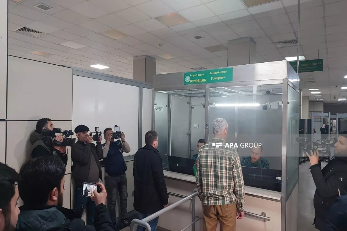 Russian embassy staff evacuated from Iran via Azerbaijan PHOTO