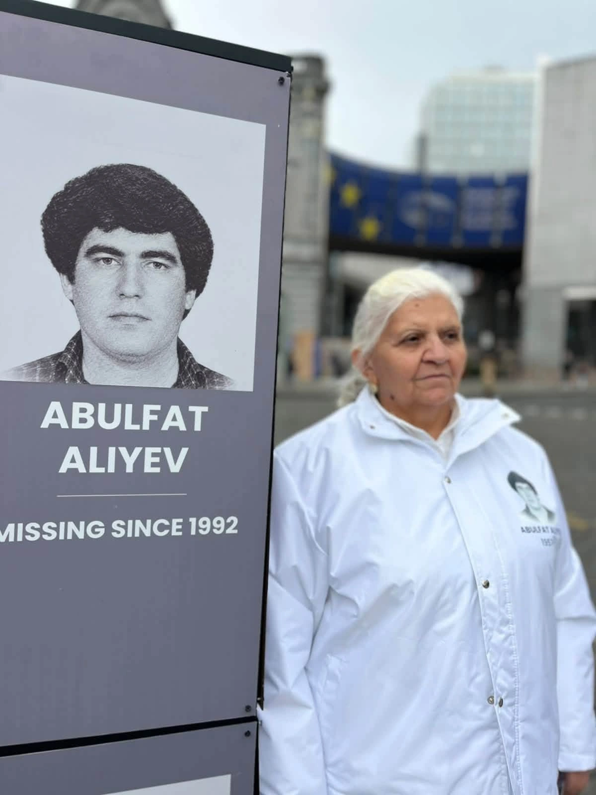Azerbaijani families of missing persons stage protest outside European Parliament (PHOTO)