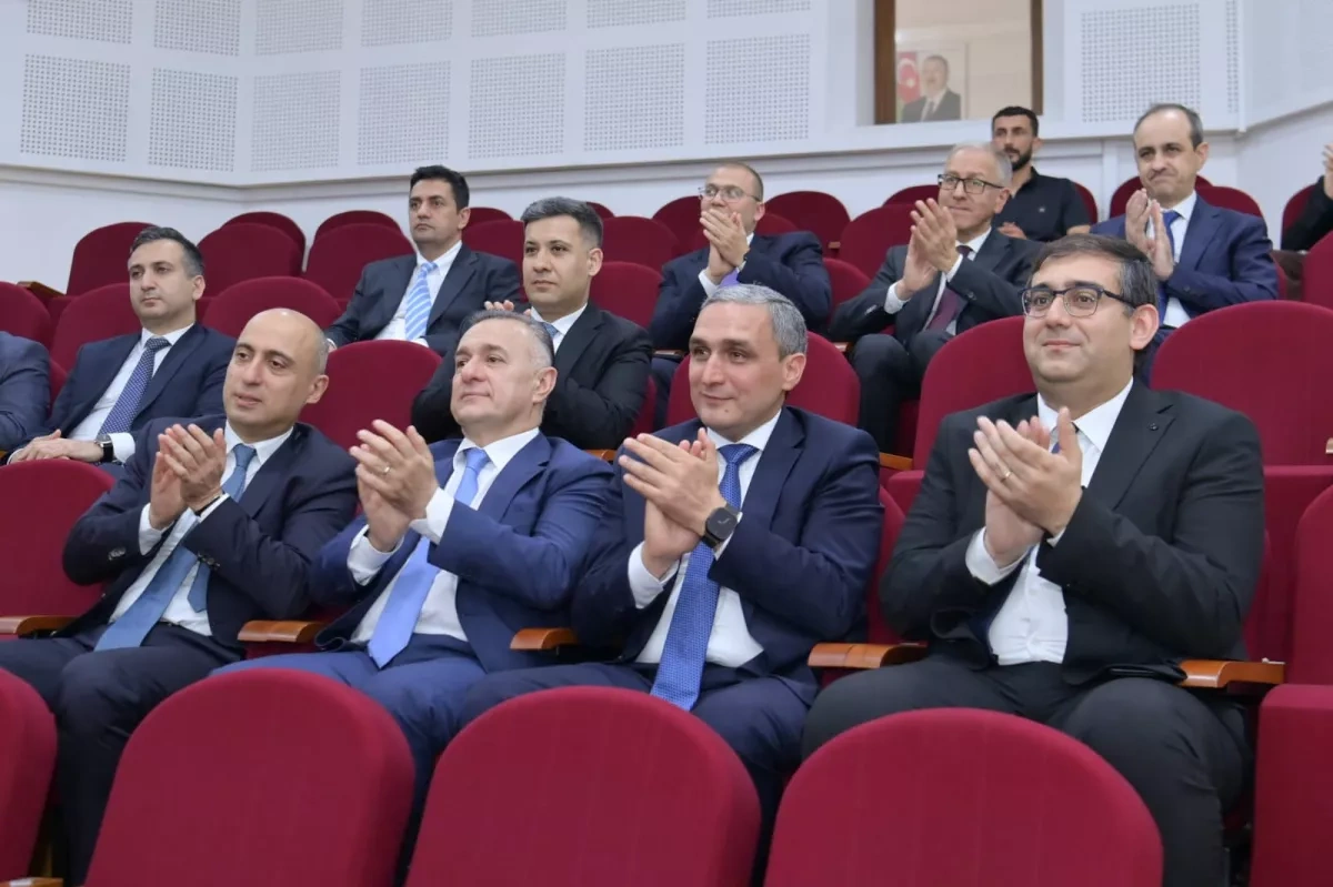 Azerbaijani ministers visit Karabakh University Clinic PHOTO