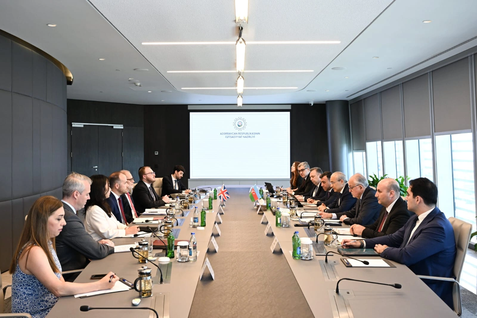 Azerbaijan and UK explore economic cooperation opportunities