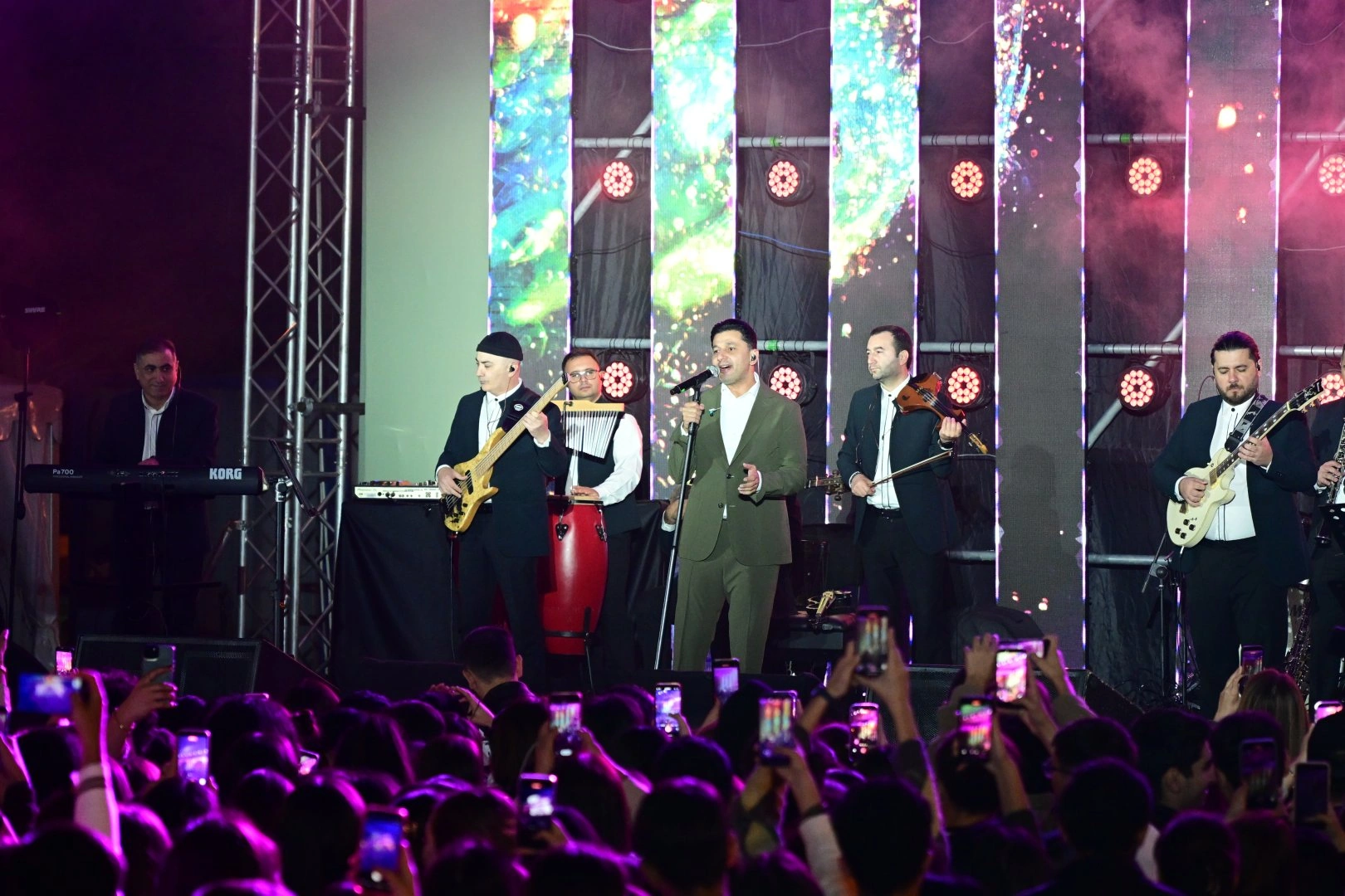 Pop stars take stage at Baku Olive Festival (PHOTO)