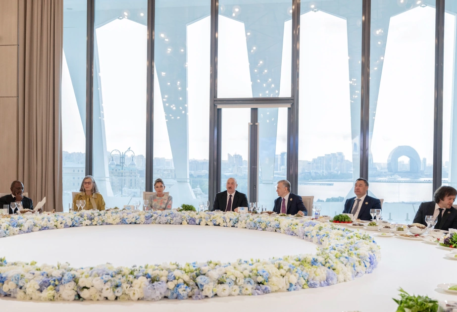 President Ilham Aliyev and First Lady Mehriban Aliyeva host official reception in honor of heads of state and delegations participating in WUF13 (PHOTO/VIDEO)