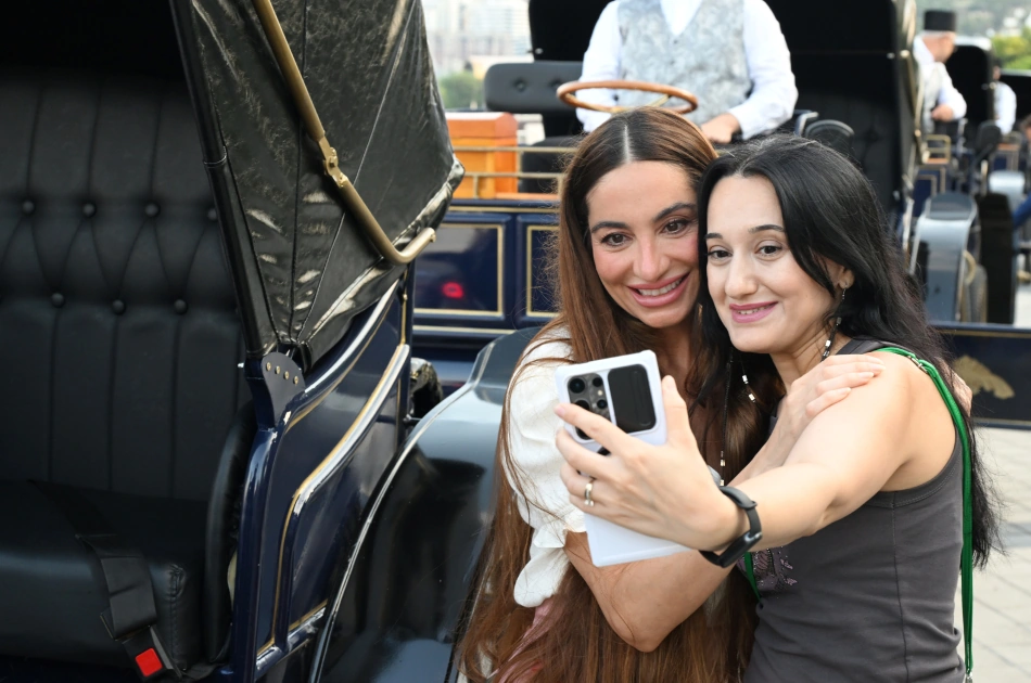 Leyla Aliyeva and Arzu Aliyeva attend opening and presentation ceremonies at the Seaside National Park (PHOTO)
