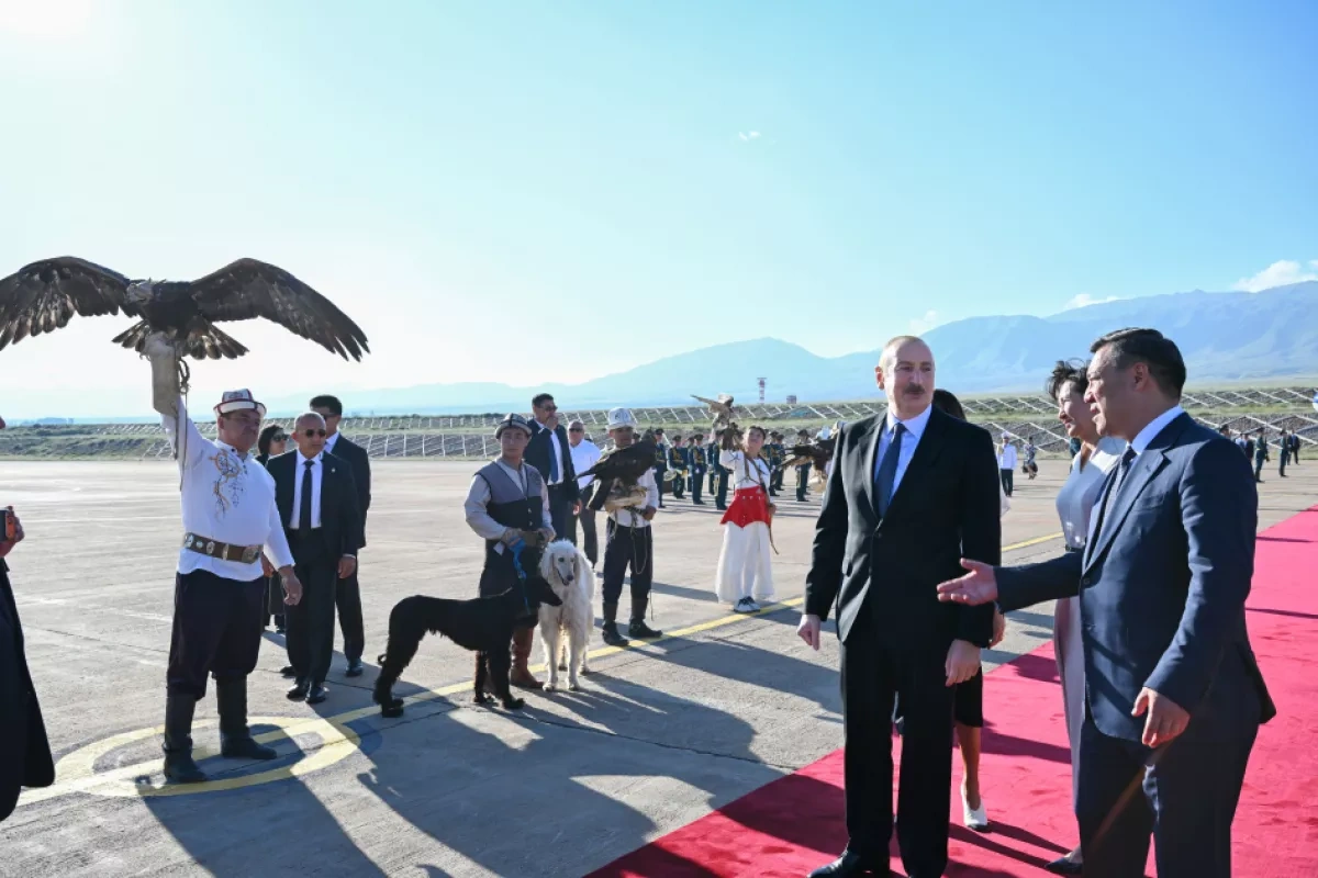 Azerbaijani president begins state visit to Kyrgyzstan PHOTO