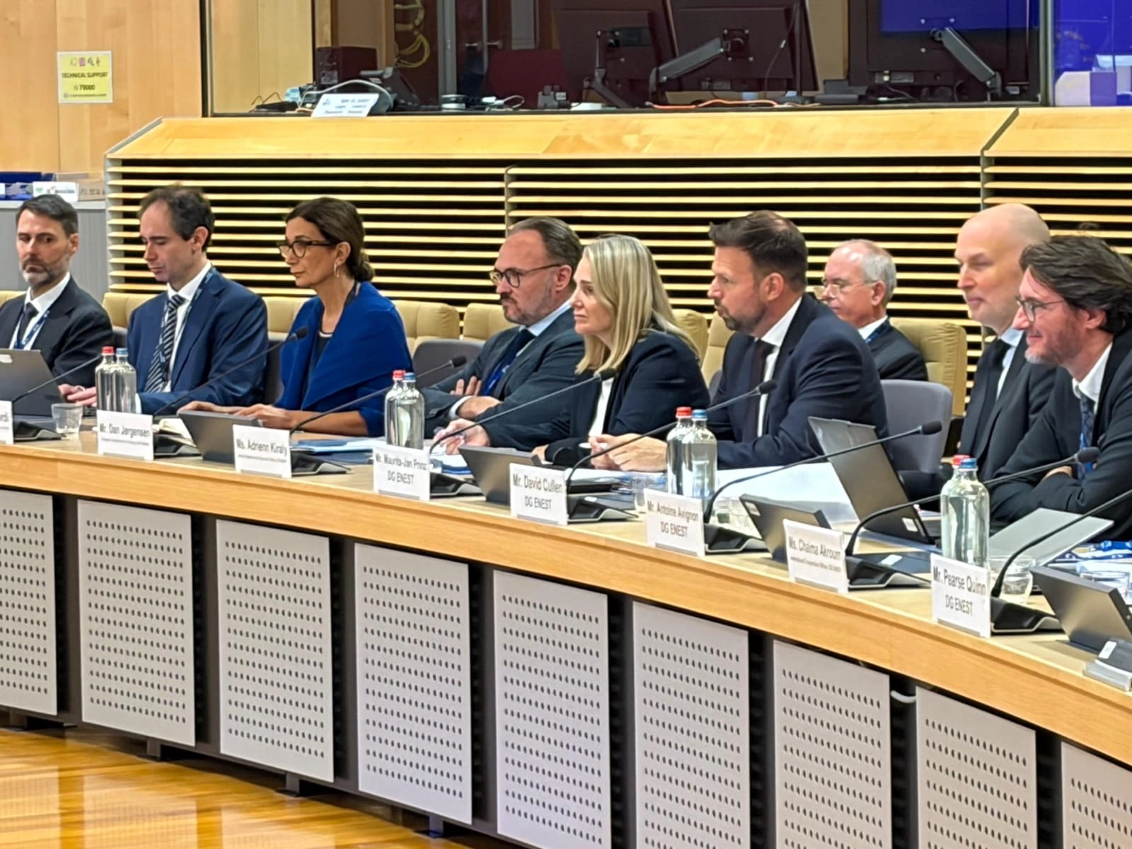 Azerbaijan, EU push to expand Green Energy Corridor ties (PHOTO)