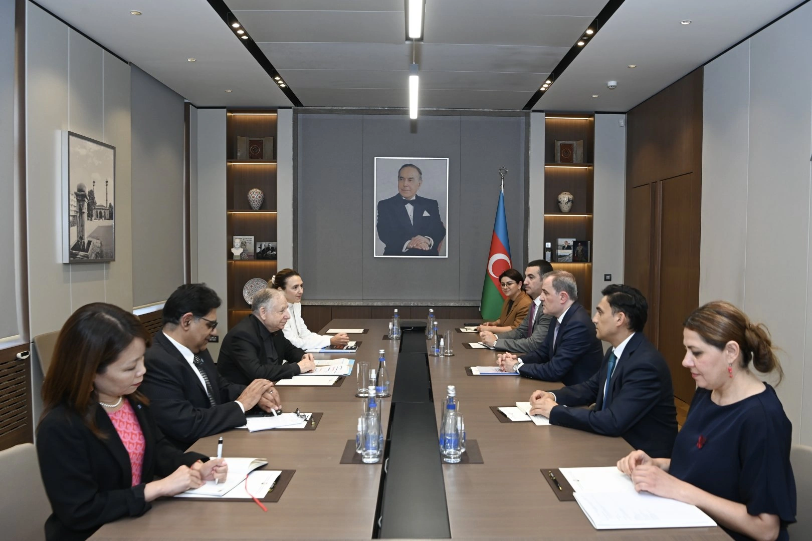 Azerbaijan's foreign minister holds meeting with UN special envoy on road safety