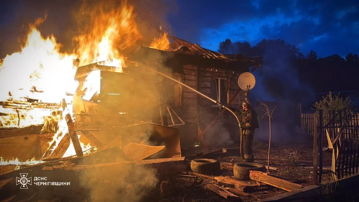 Russian drone attack sets Sumy shopping centre ablaze, six injured VIDEO / PHOTO