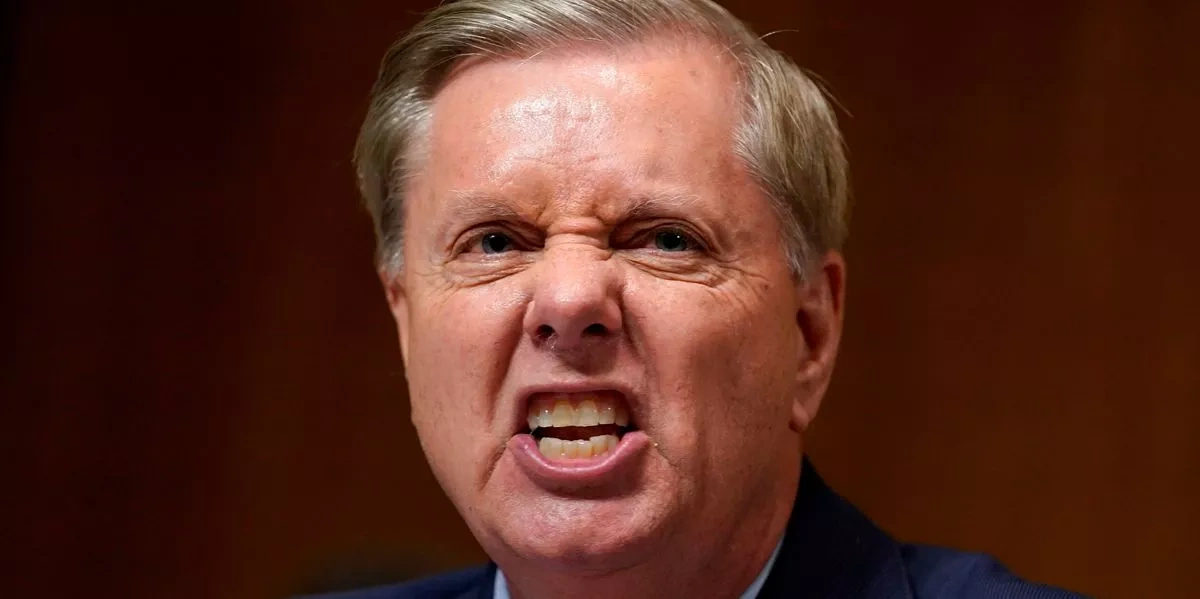 US senator says inviting Iran’s FM to Davos is "like inviting Hitler"