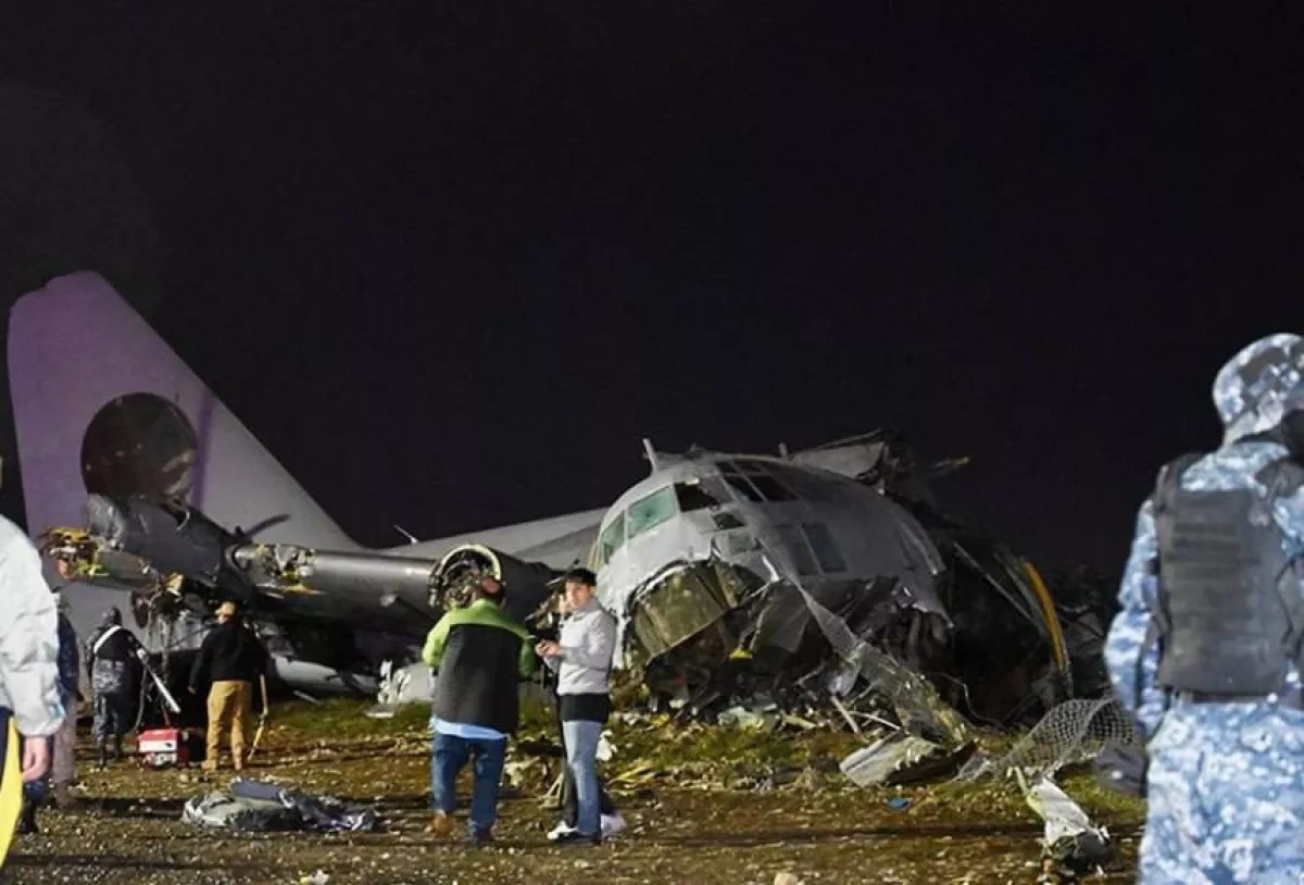 At least 15 killed after military plane carrying cash crashes in Bolivia