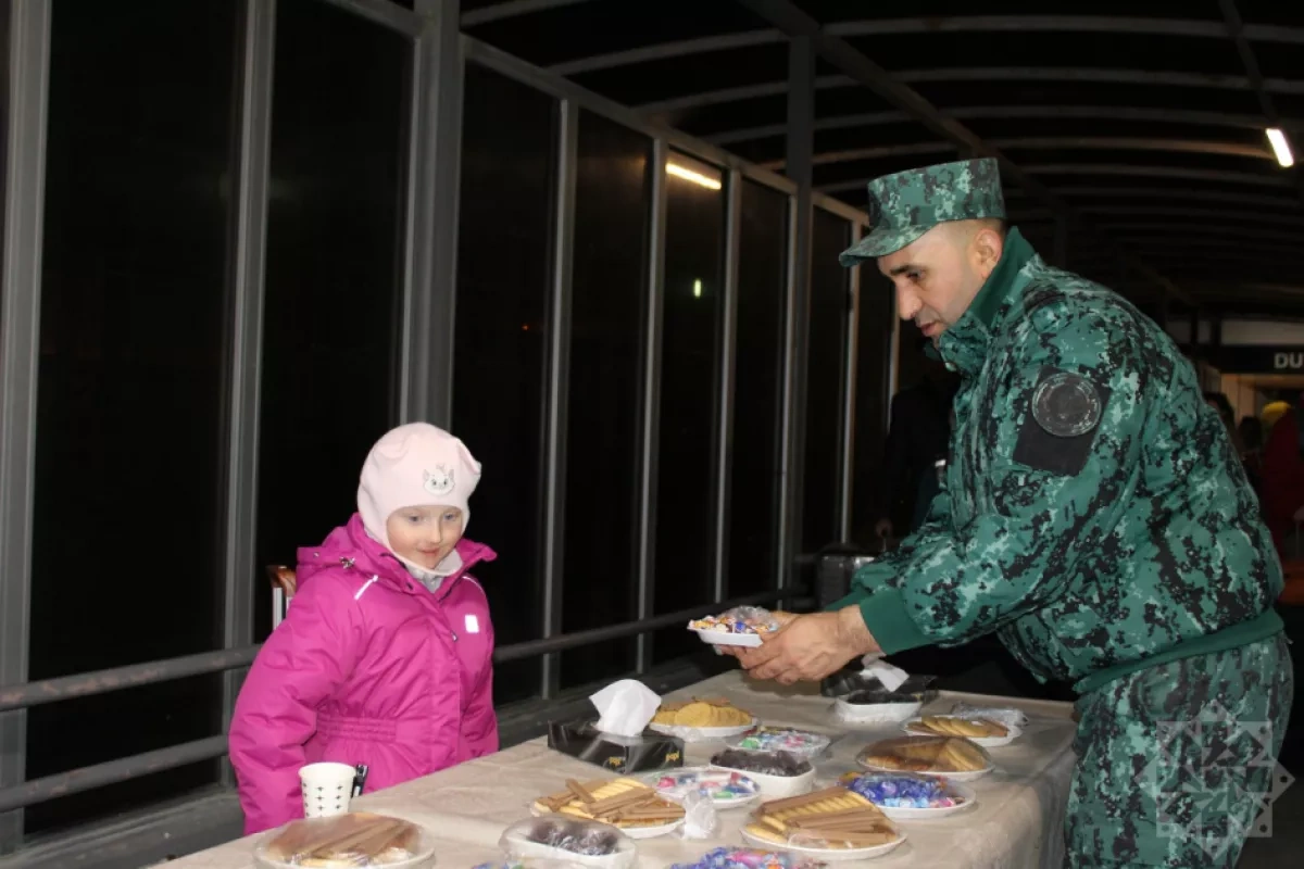 Azerbaijan evacuates another group of Russian citizens from Iran PHOTO