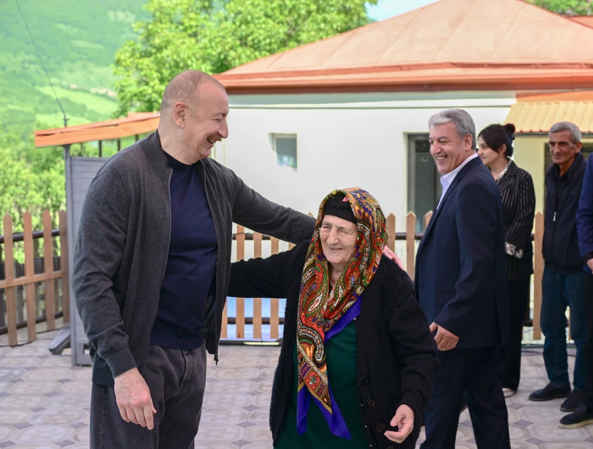 President Ilham Aliyev inspects reconstruction progress in Boyuk Galaderesi village of Shusha district, meets with residents (PHOTO)