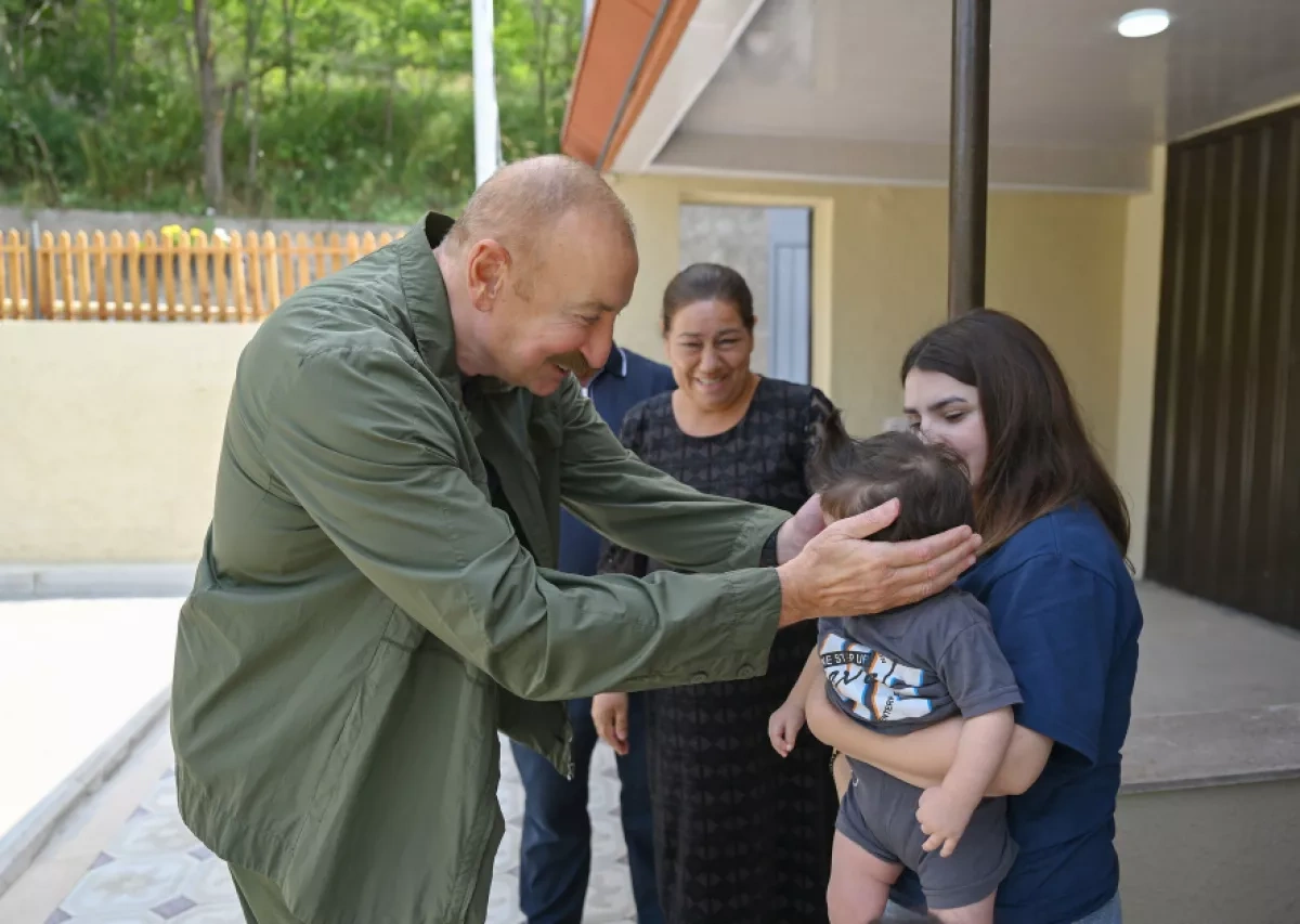 President Aliyev reviews village restoration efforts in Shusha district PHOTO