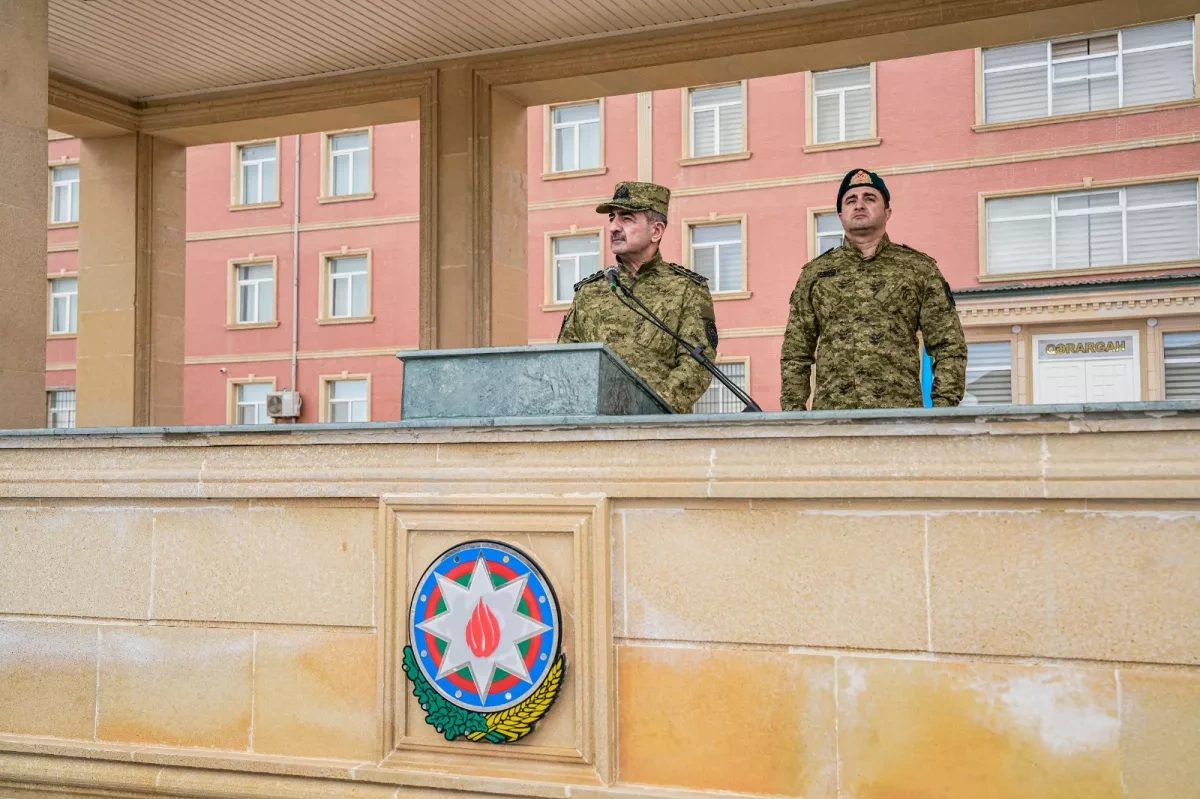 Azerbaijan border guards receive berets following rapid response training course VIDEO