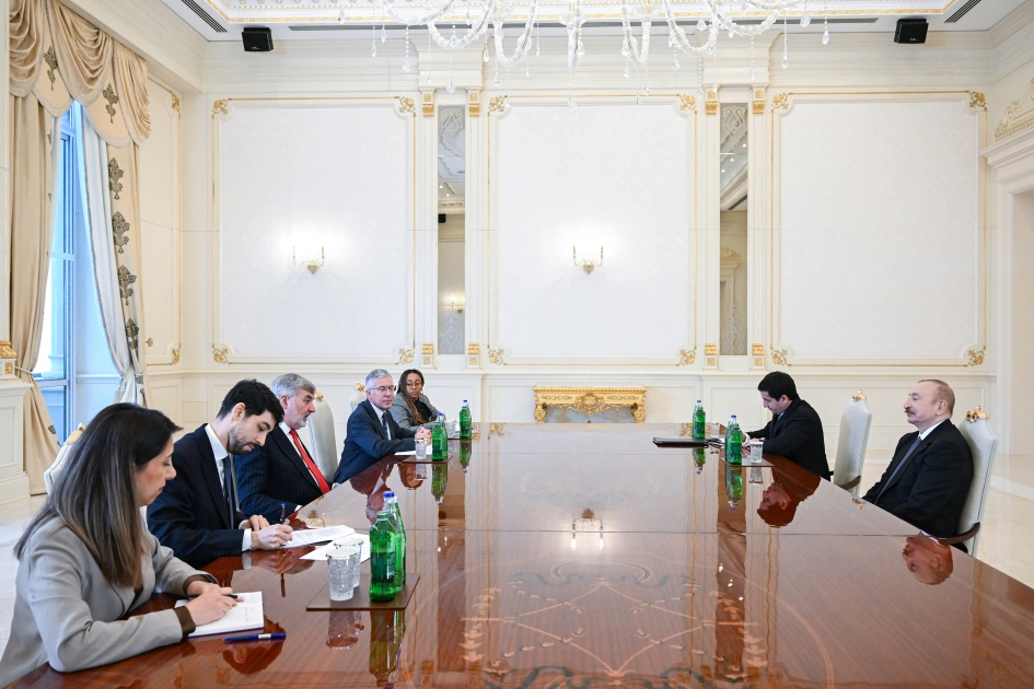 President Ilham Aliyev receives UK and Northern Ireland Trade Envoy to Azerbaijan (PHOTO)