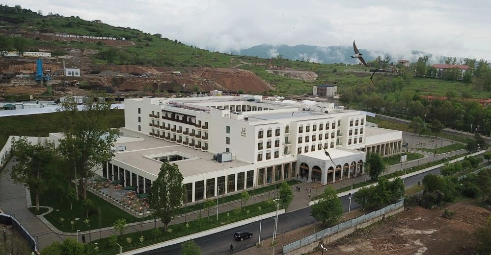 Azerbaijan transfering Shusha Hotel-Congress Center Complex to contractual management