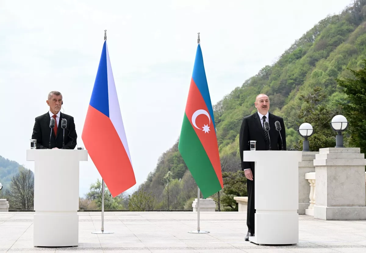 Azerbaijan, Czech Republic explore joint defence production projects – President Aliyev