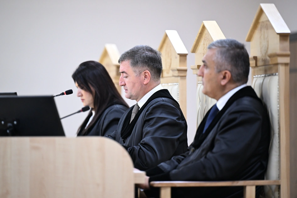Baku court begins hearing appeals by Armenian citizens convicted of serious crimes (PHOTO)