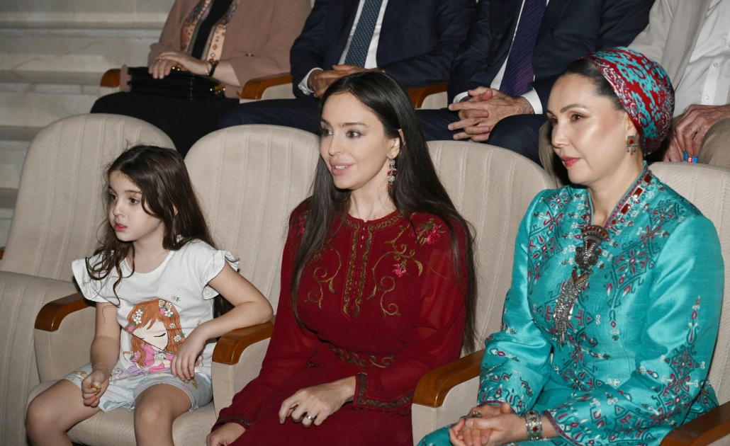 Leyla Aliyeva watches performance of Turkmen iconic Galkynysh national equestrian group in Arkadag city (PHOTO)