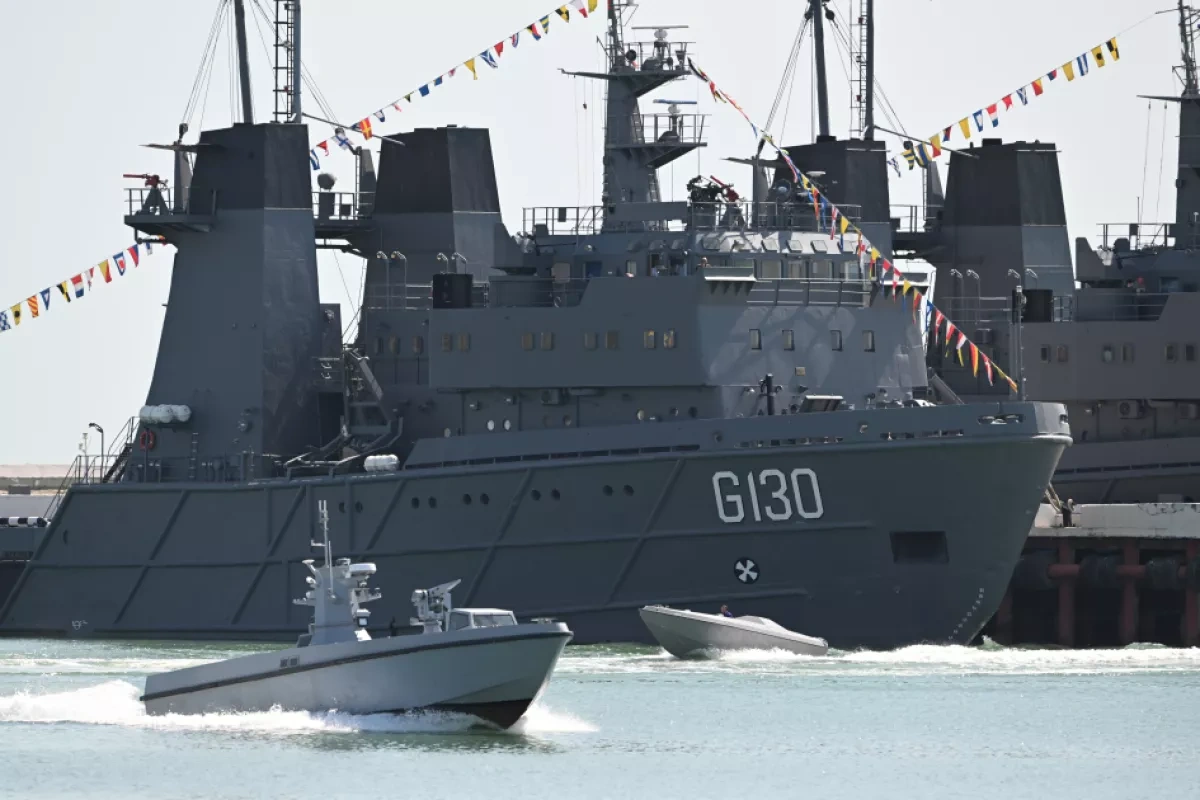 President Aliyev, first lady visit Azerbaijan’s Navy, inspect naval capabilities PHOTO