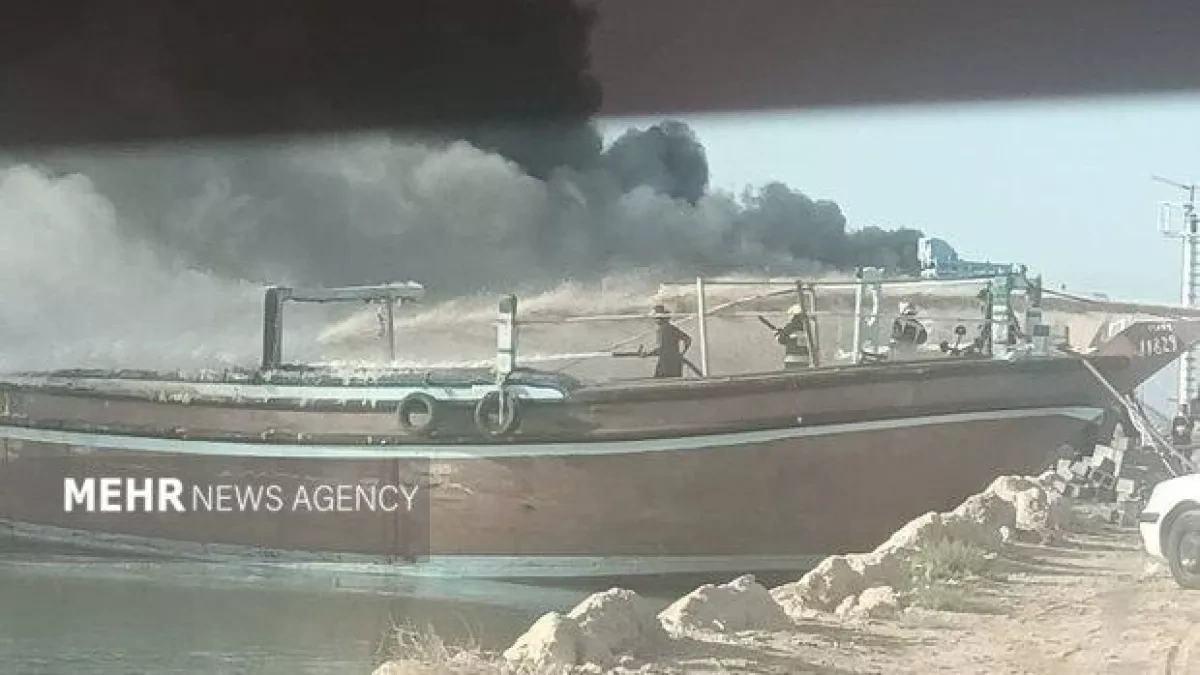 Fire breaks out on commercial vessels in southern Iran port