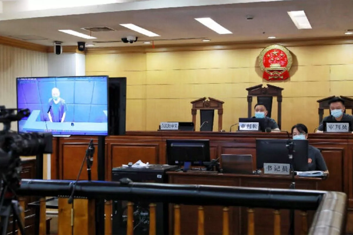 China sentences former Hubei Party chief to death over bribery case
