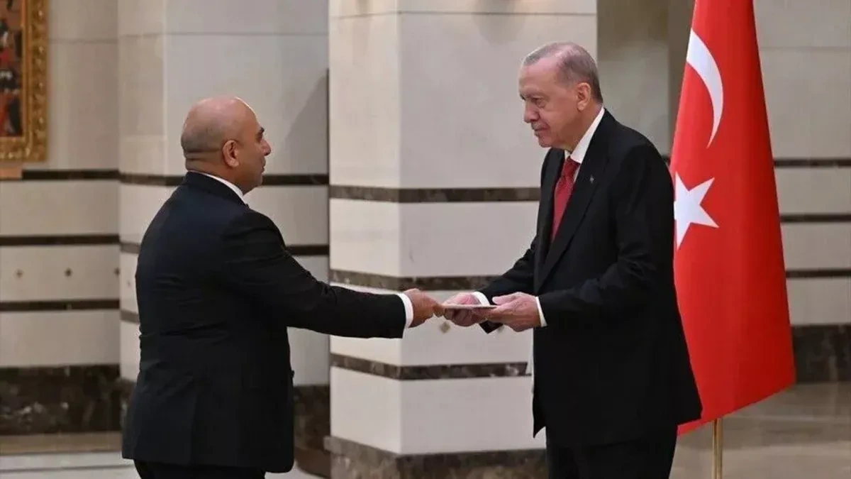 Azerbaijani ambassador presents credentials to Turkish president