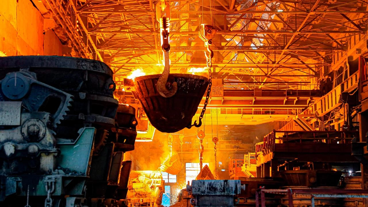 Iran imposes ban on steel product exports
