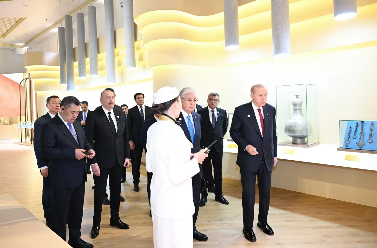 Azerbaijani president tours “Azret Sultan” museum-reserve in Turkistan PHOTO