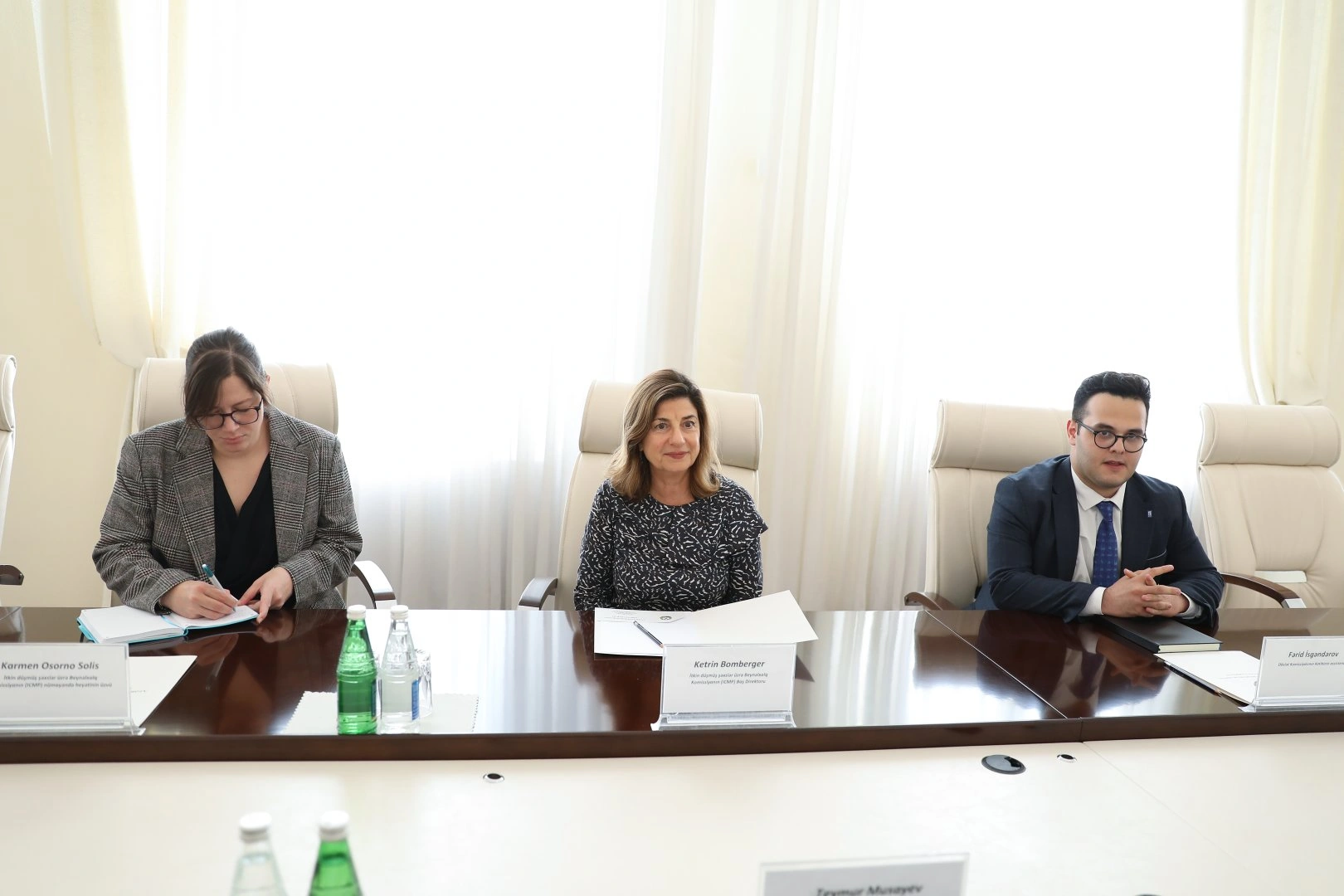 Azerbaijan's Health Ministry meets with delegation of International Commission on Missing Persons (PHOTO)