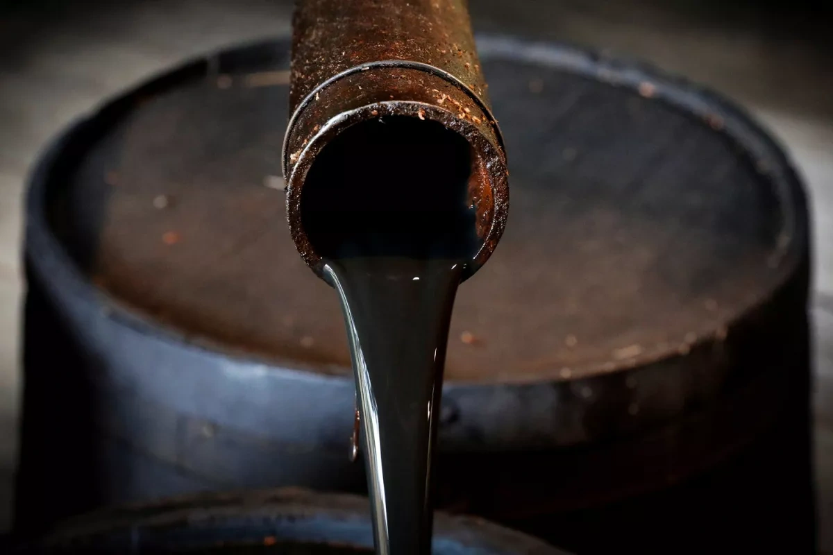 Azerbaijan’s Azeri Light crude falls 1.6% to $93.97 per barrel